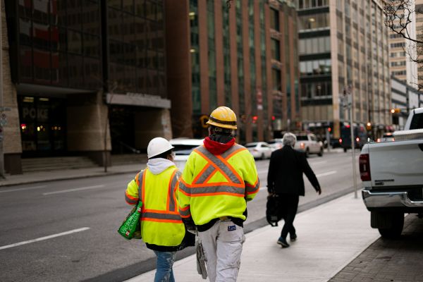 Les avantages d'un gilet de sécurité visible pour préserver des vies
